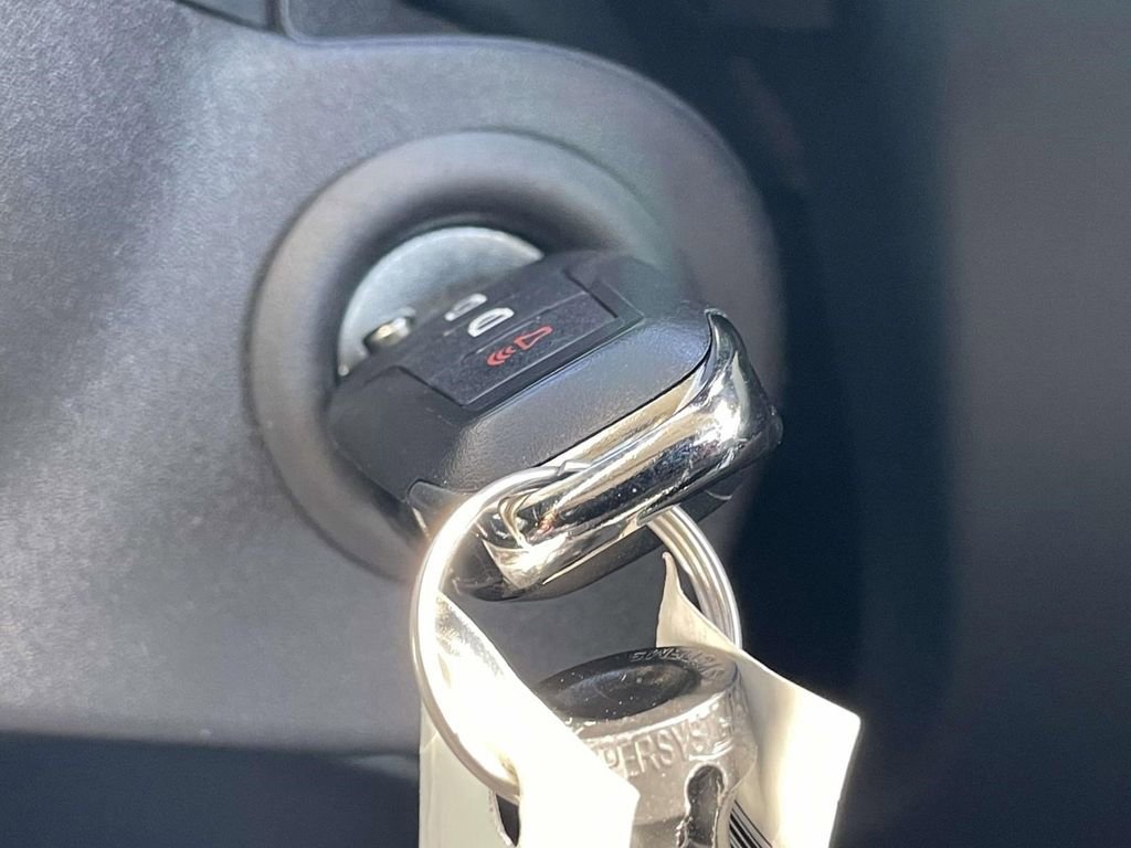 New 2025 Ford Maverick XL image 5