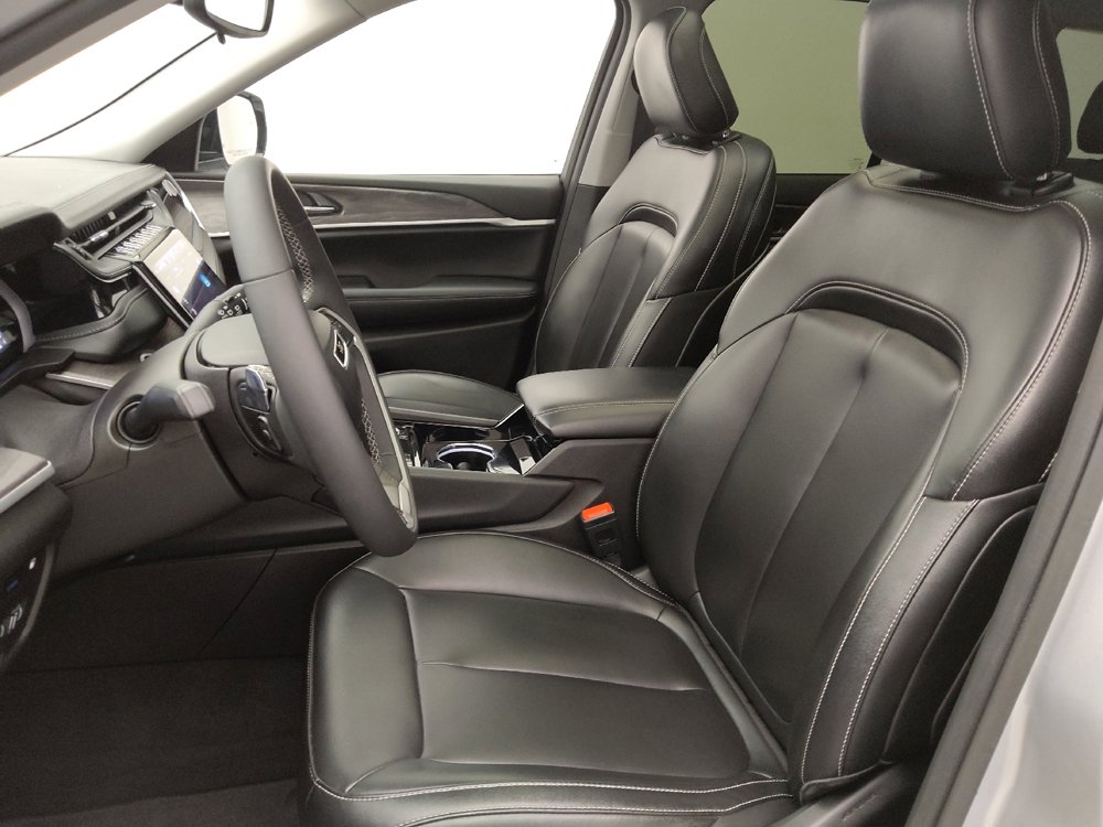 Used 2023 Jeep Grand Cherokee 4WD 4xe image 17