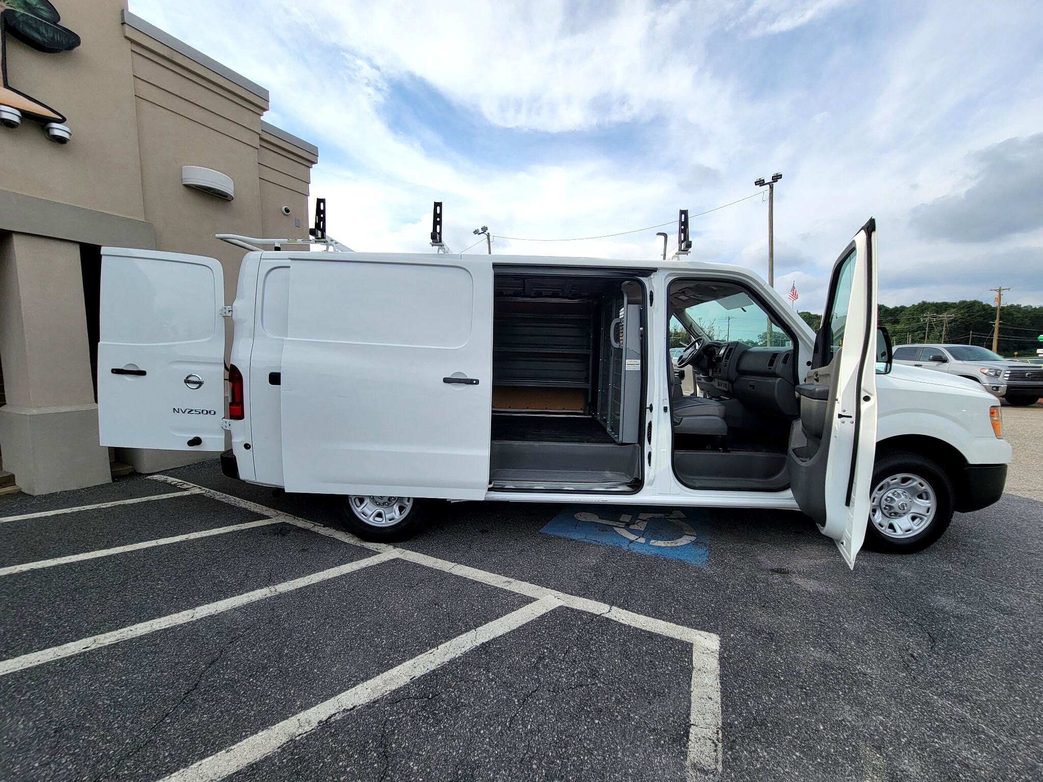 Used 2020 Nissan NV 2500 SV image 26