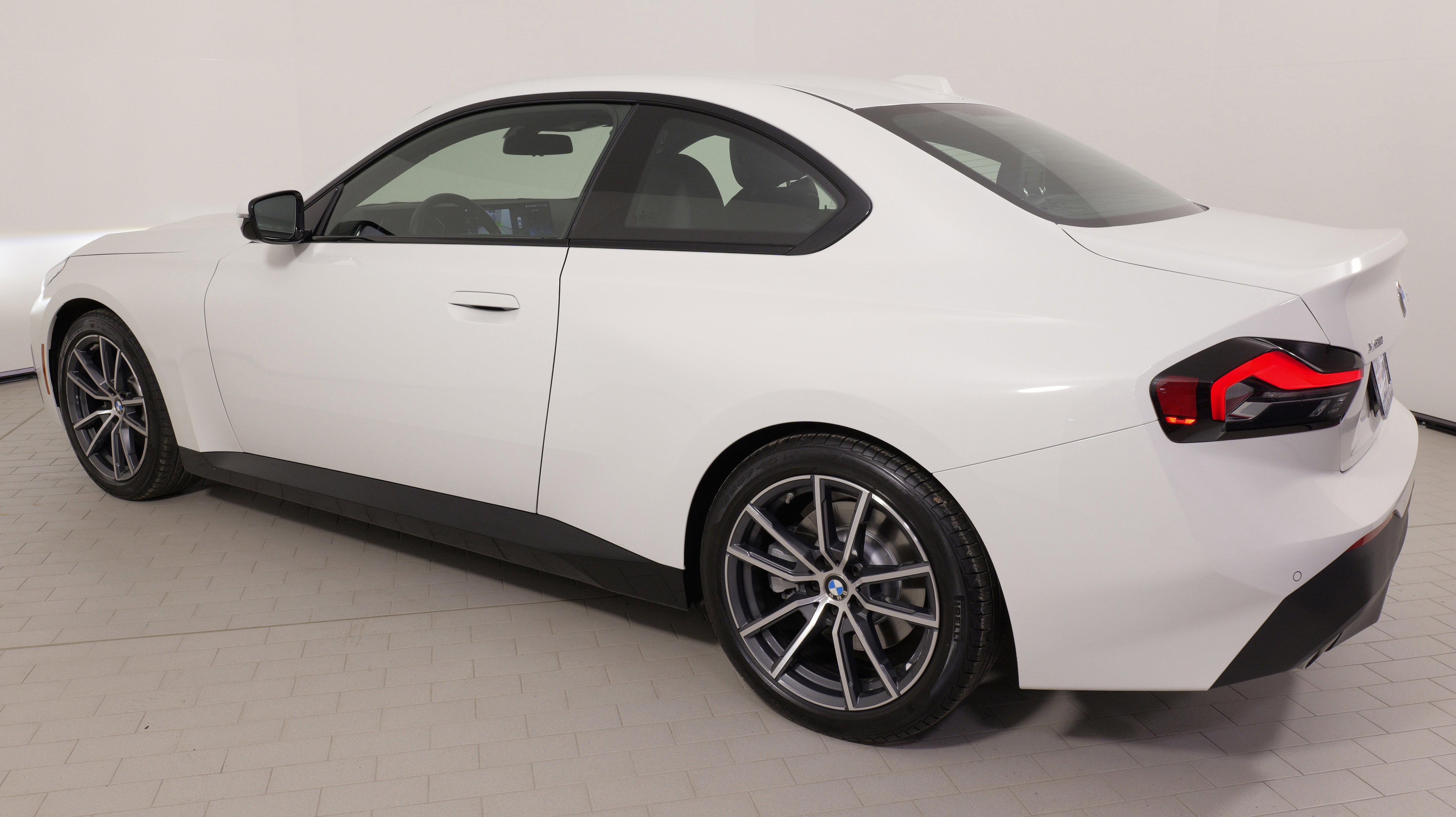 Used 2023 BMW 230i xDrive Coupe image 15