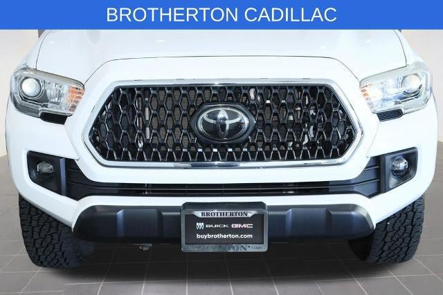 Used 2018 Toyota Tacoma TRD Off-Road w/ Technology Package AWD/4WD image 11