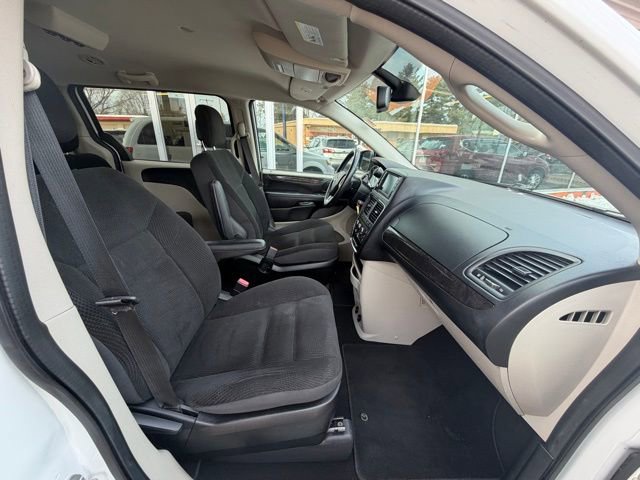 Used 2019 Dodge Grand Caravan SE w/ Rear Park Assist Package image 11