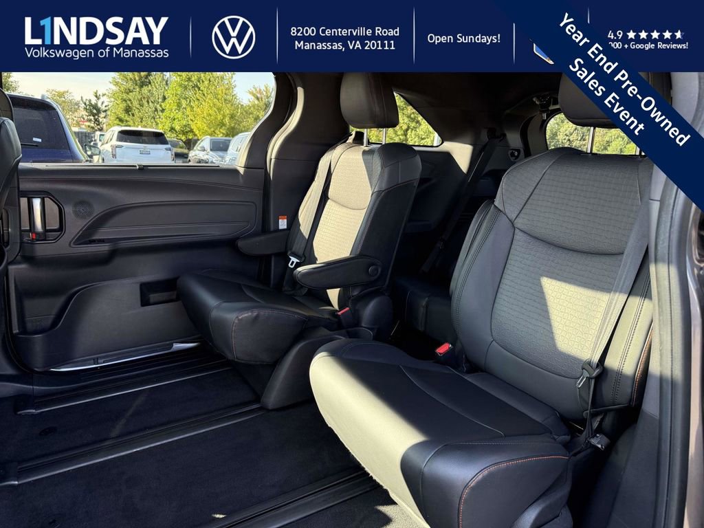 Used 2021 Toyota Sienna XSE image 11