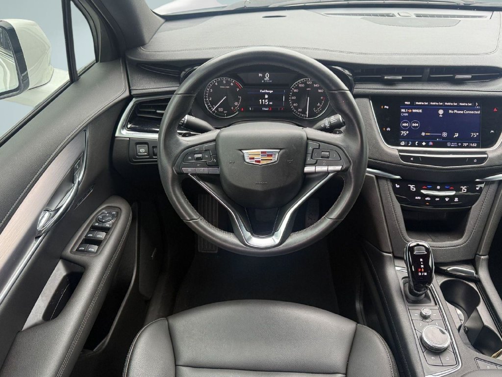 Certified 2025 Cadillac XT6 Luxury FWD image 14