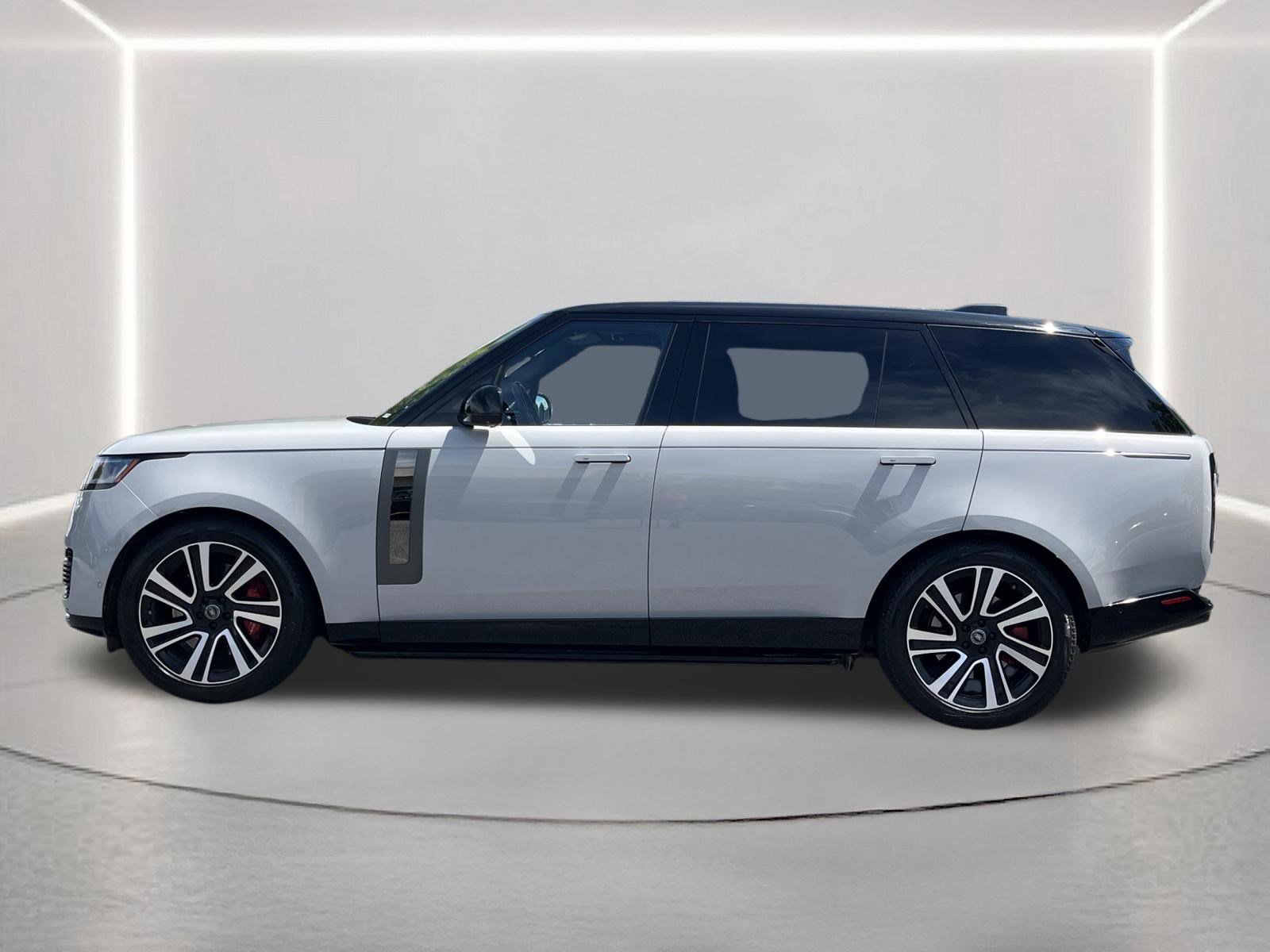 Used 2023 Land Rover Range Rover SV AWD/4WD image 21