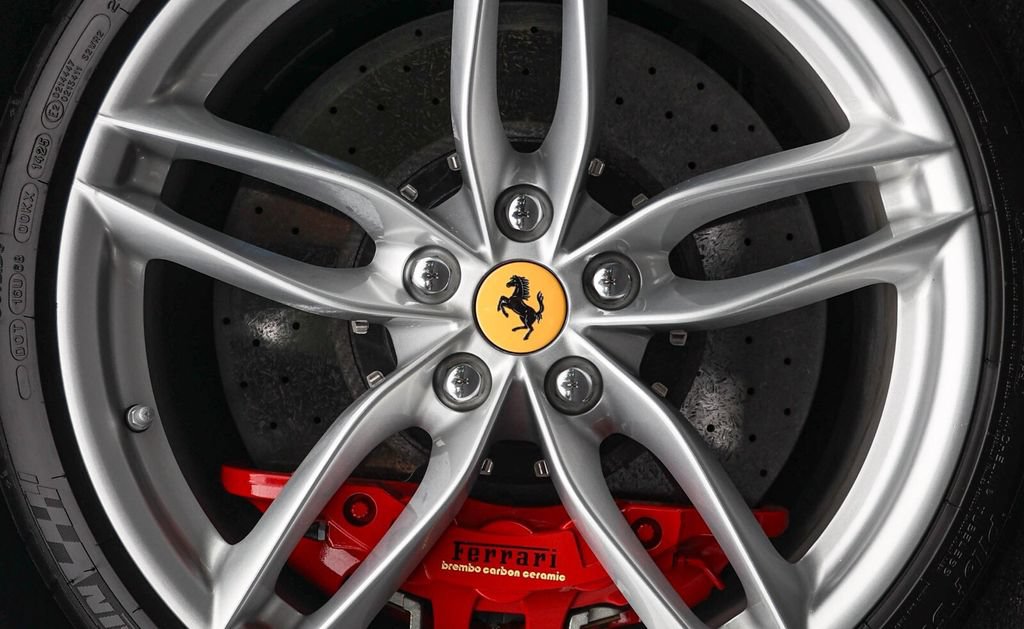 Certified 2019 Ferrari 488 Spider RWD image 15