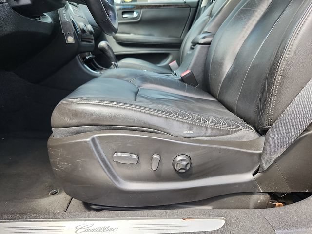 Used 2010 Cadillac DTS Luxury FWD image 22