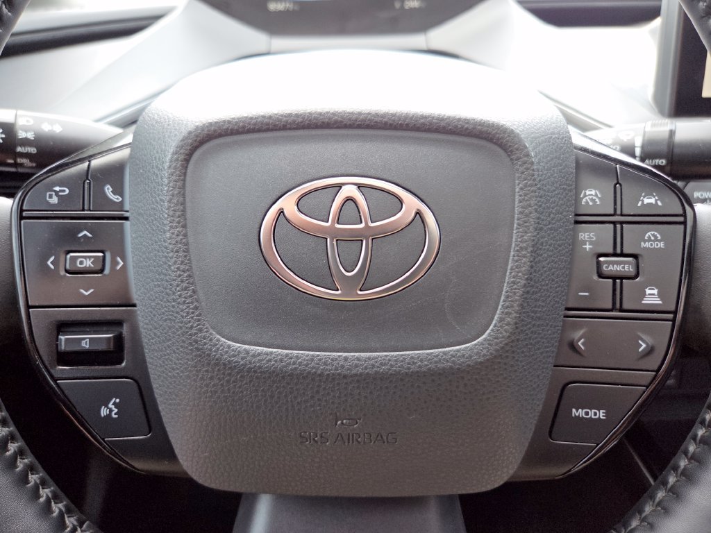 Used 2023 Toyota Prius XLE AWD/4WD image 28