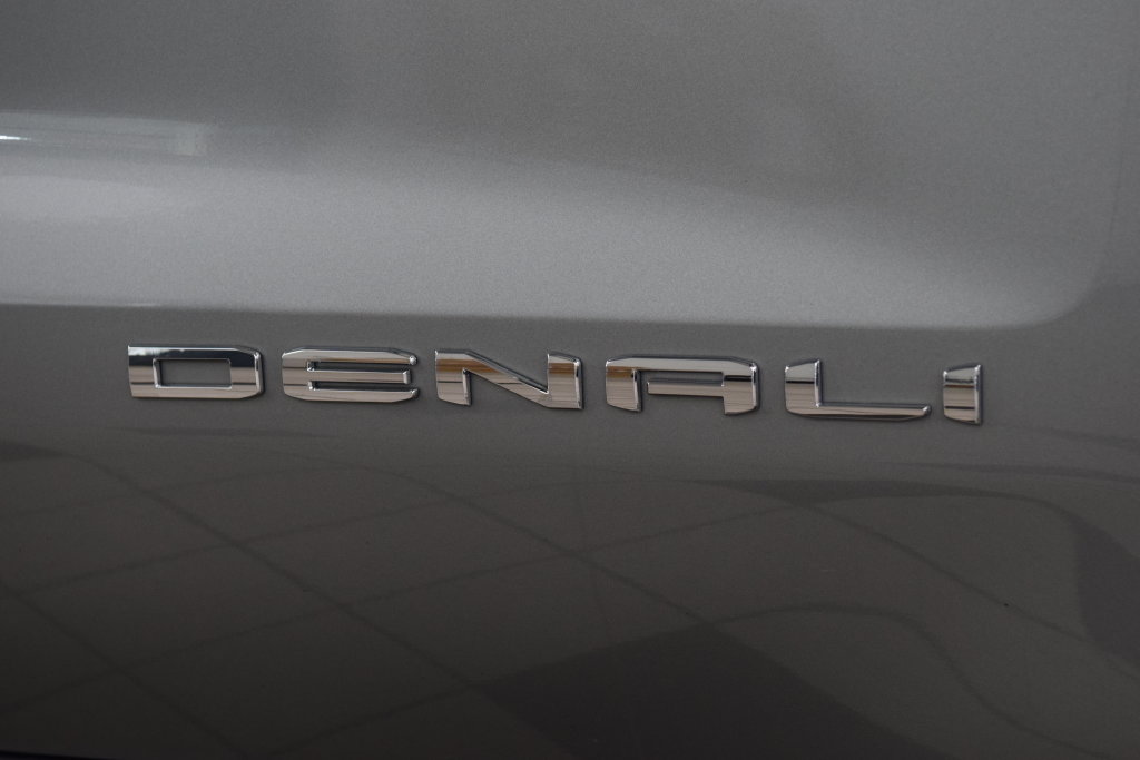 Used 2024 GMC Sierra 1500 Denali AWD/4WD image 17