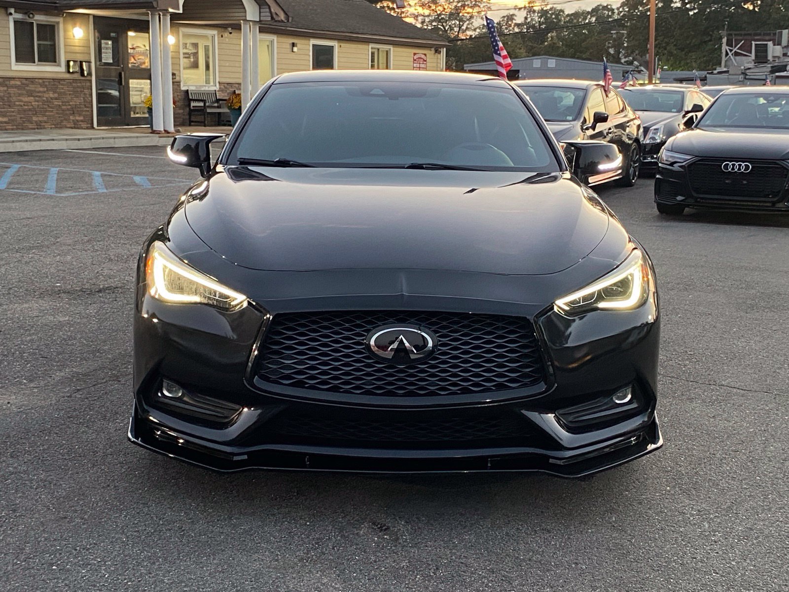 Used 2019 INFINITI Q60 3.0t Luxe w/ Essential Package AWD/4WD image 2