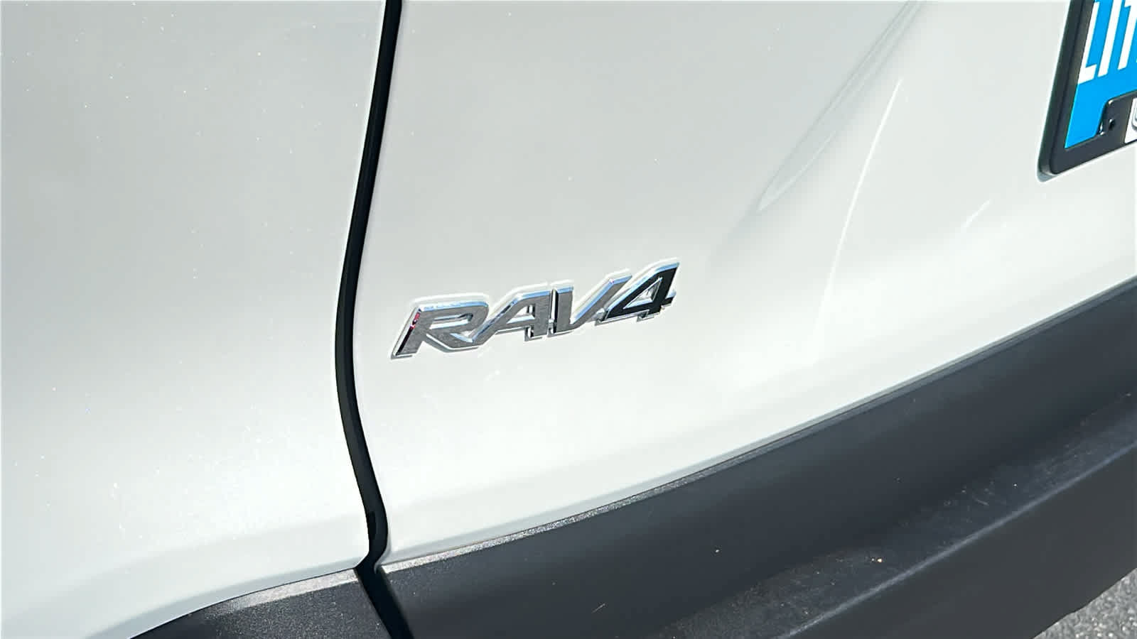 Used 2024 Toyota RAV4 XLE Premium w/ Weather Package AWD/4WD image 28