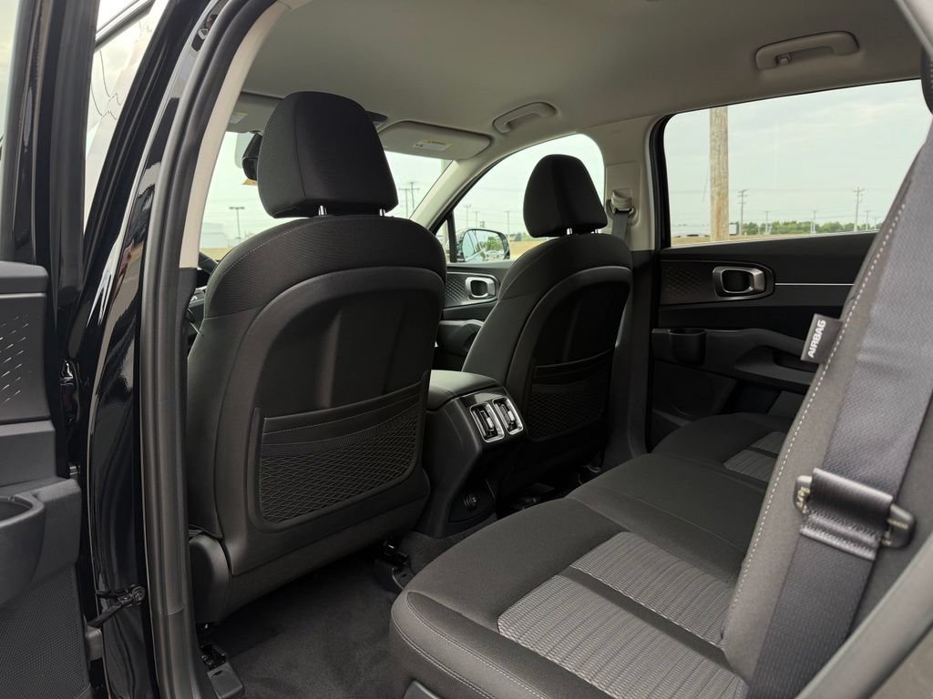 New 2026 Kia Sorento LX FWD image 24