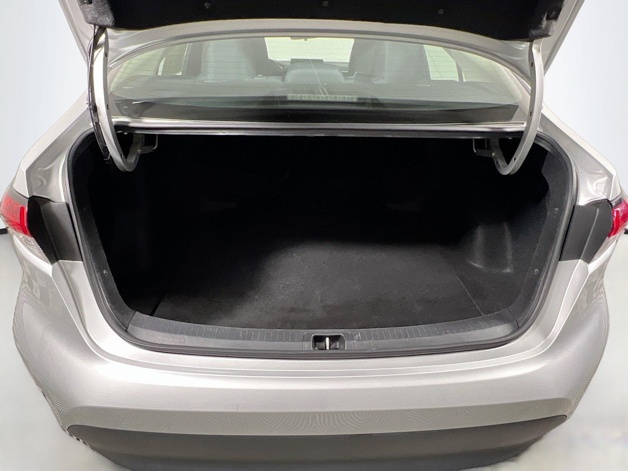 Used 2024 Toyota Corolla LE FWD image 34