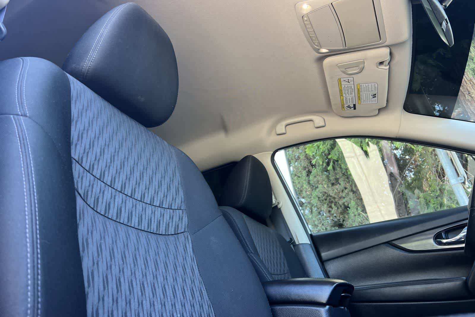 Used 2020 Nissan Rogue SV w/ Premium Package FWD image 19