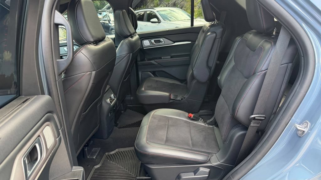 Used 2025 Ford Explorer ST AWD/4WD image 21
