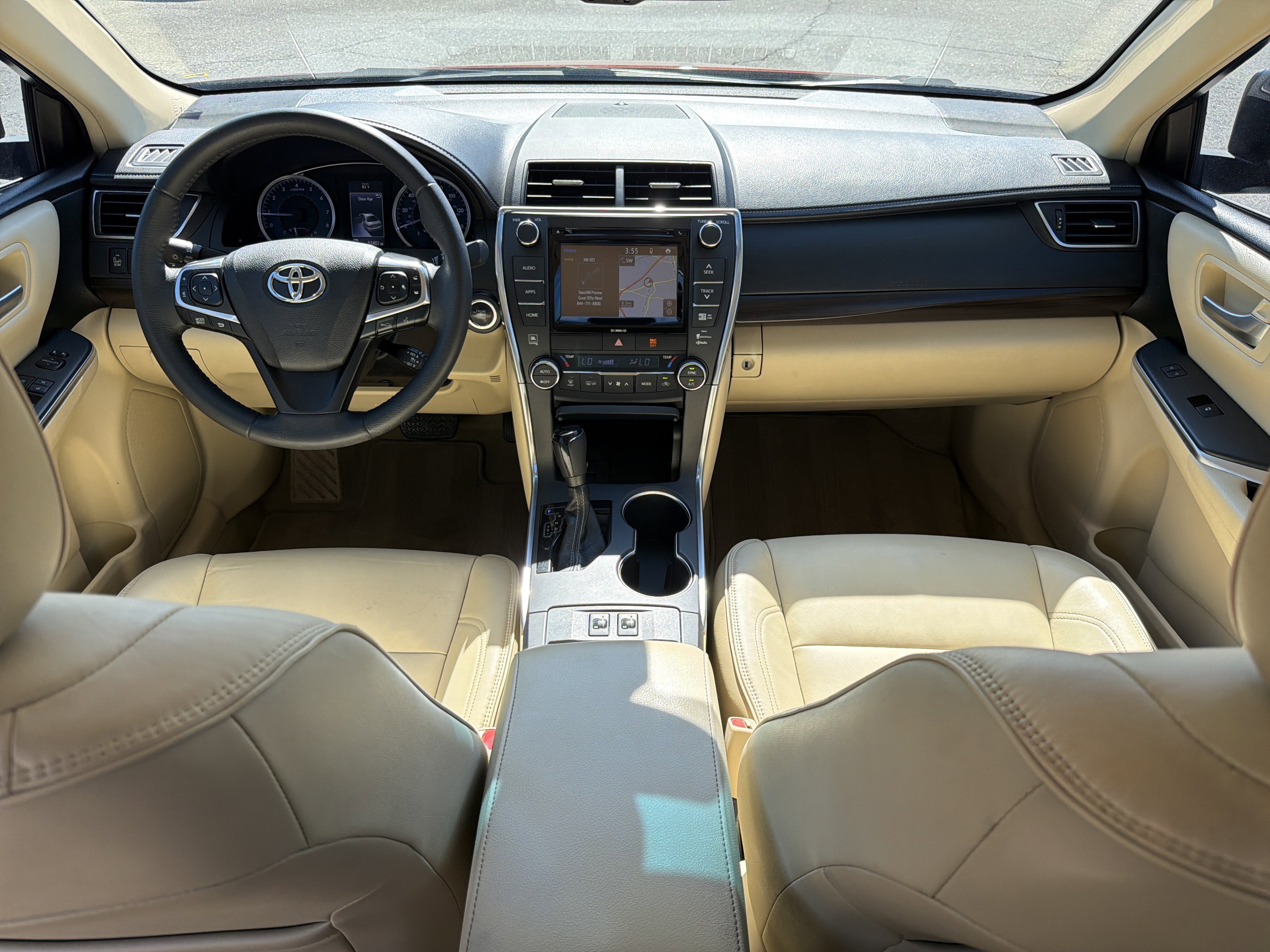 Used 2017 Toyota Camry XLE w/ Moonroof Package image 4