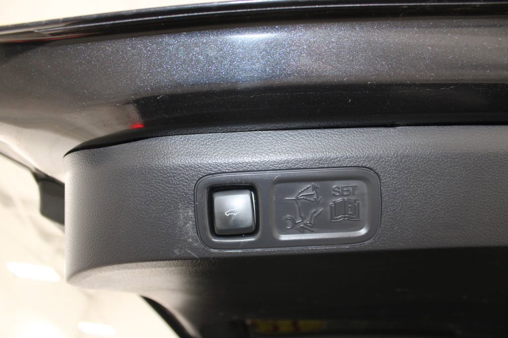 Used 2023 Lincoln Navigator Reserve image 28