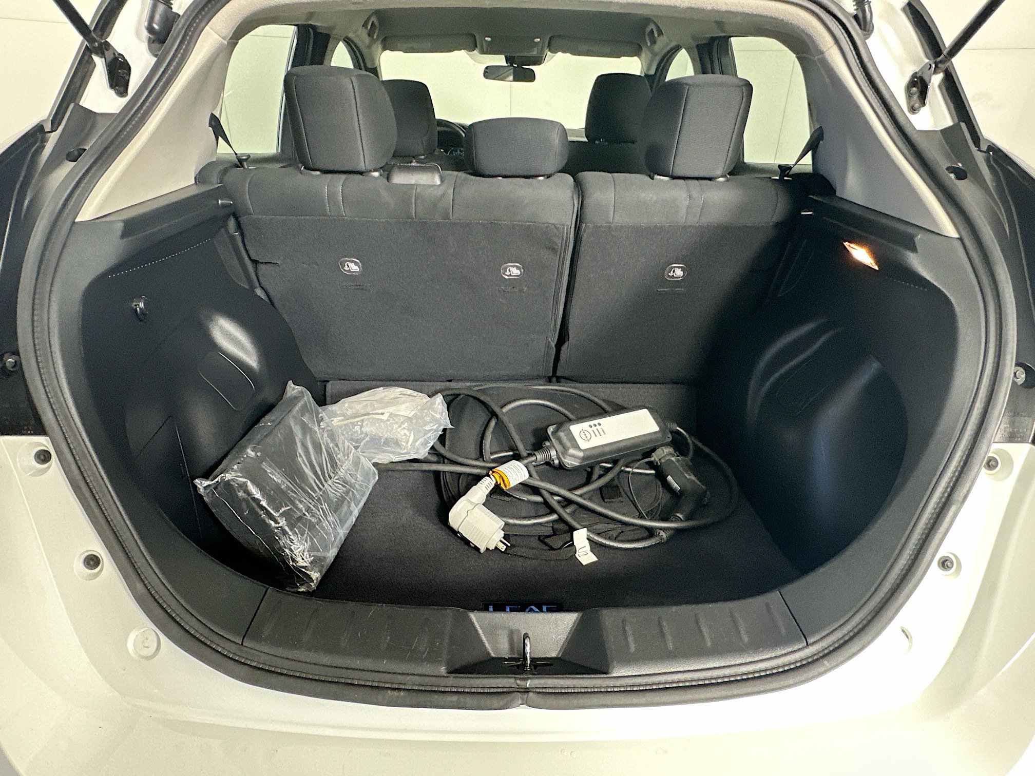 Used 2025 Nissan Leaf S FWD image 27