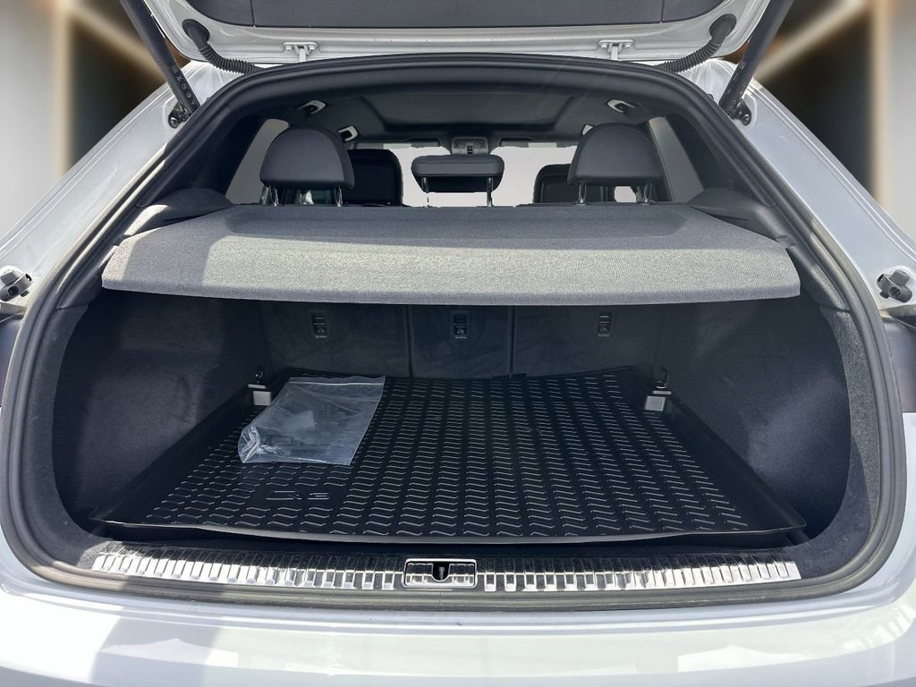 Used 2024 Audi Q3 2.0T Premium image 13