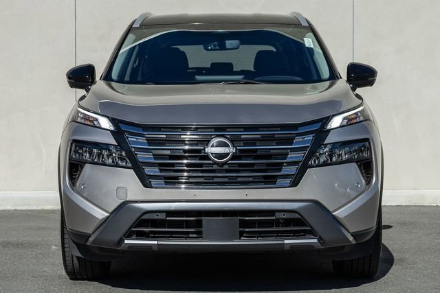 Used 2024 Nissan Rogue SL image 2