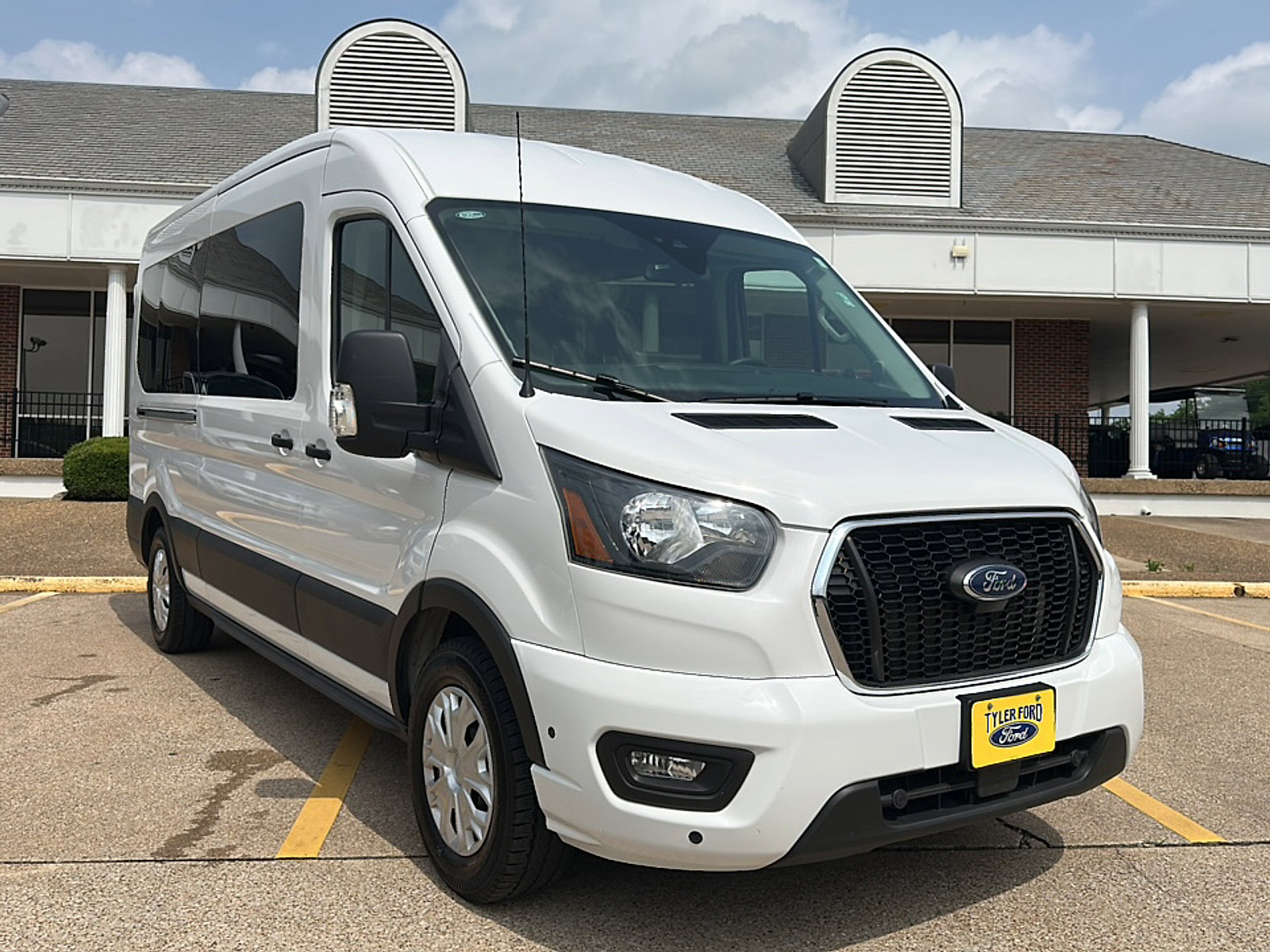 Used 2025 Ford Transit 350 XLT RWD image 1