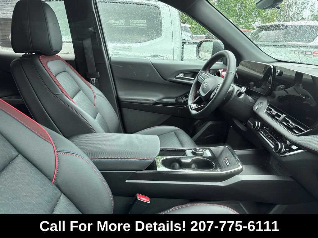 Used 2025 Chevrolet Equinox RS w/ Safety and Technology Package AWD/4WD image 3