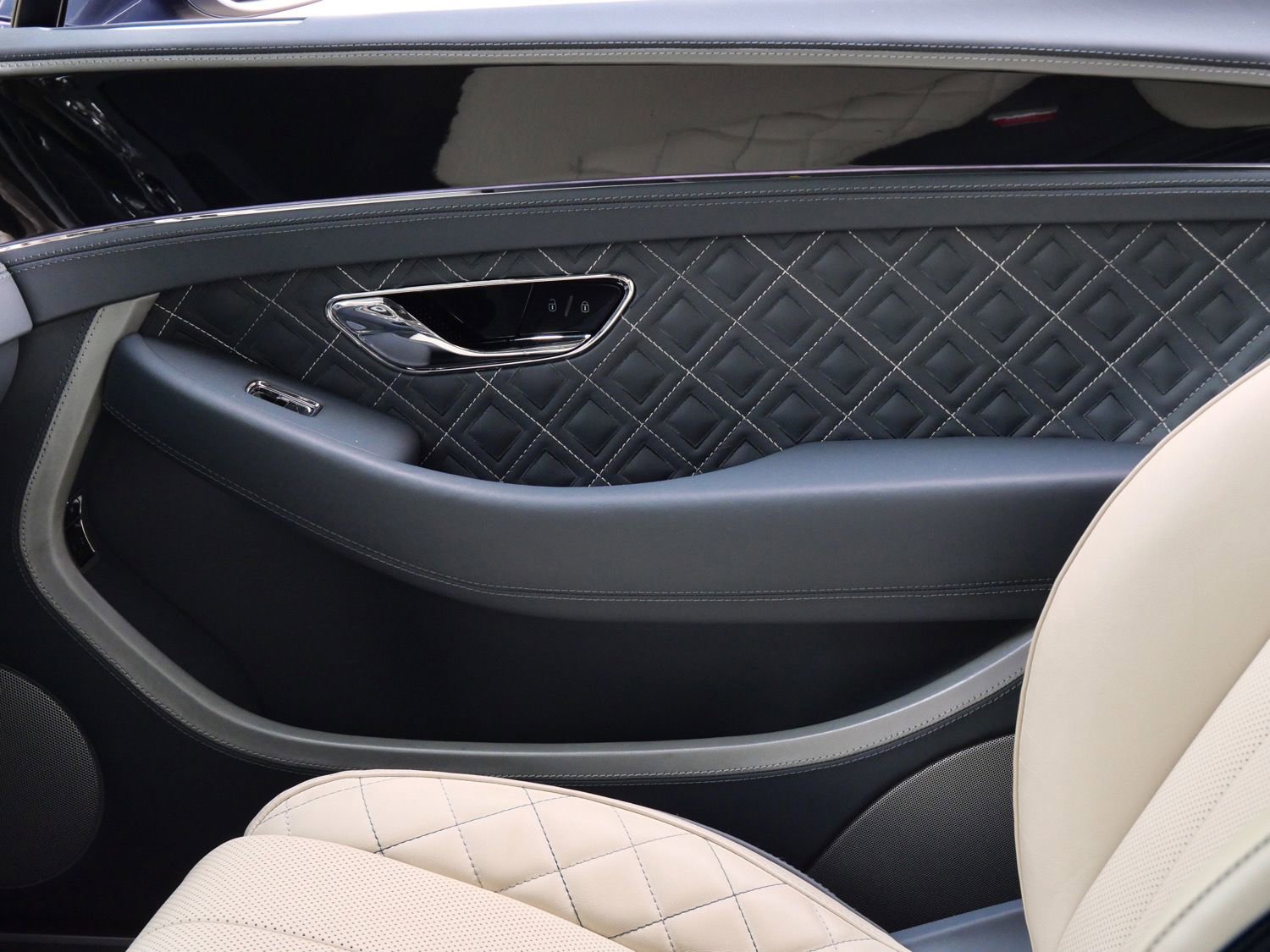 Used 2023 Bentley Continental GT Mulliner image 18