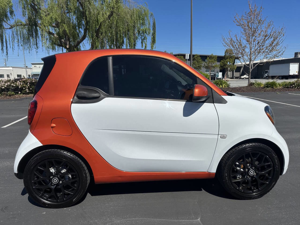 Used 2016 smart fortwo passion image 6