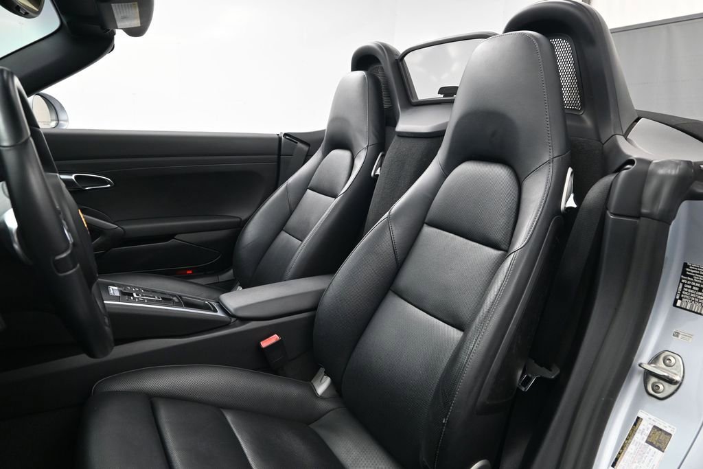 Certified 2016 Porsche Boxster RWD image 5