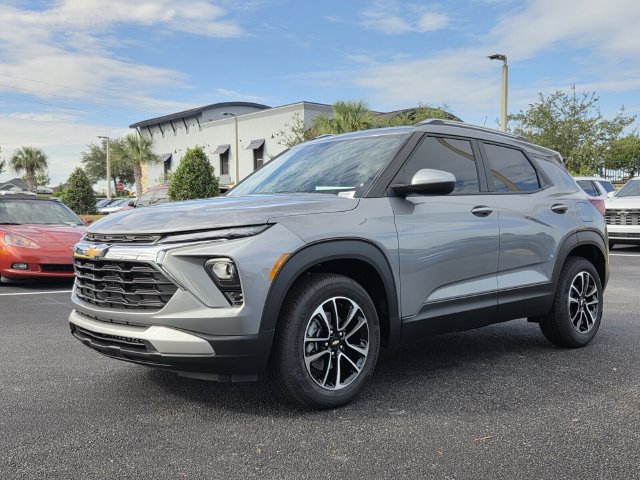 New 2026 Chevrolet TrailBlazer LT w/ LT Cold Weather Package FWD image 2