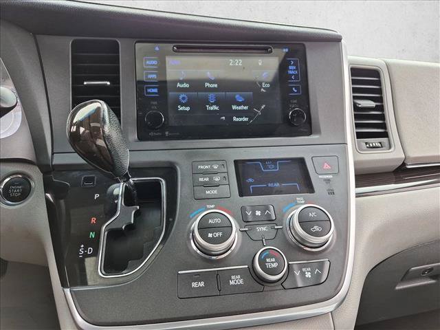 Used 2015 Toyota Sienna XLE FWD image 14