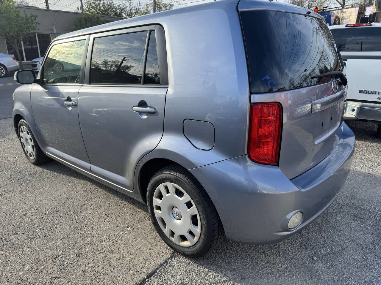 Used 2010 Scion xB FWD image 7