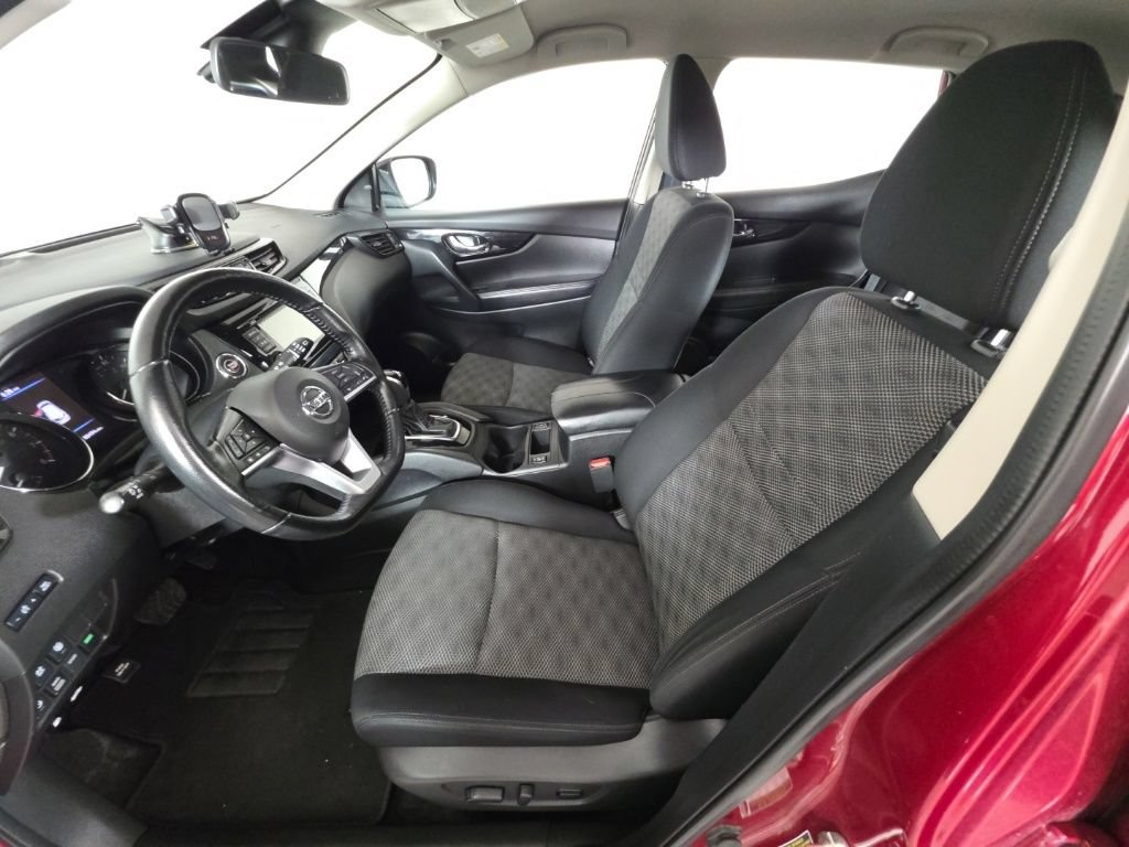 Used 2021 Nissan Rogue Sport SV AWD/4WD image 15