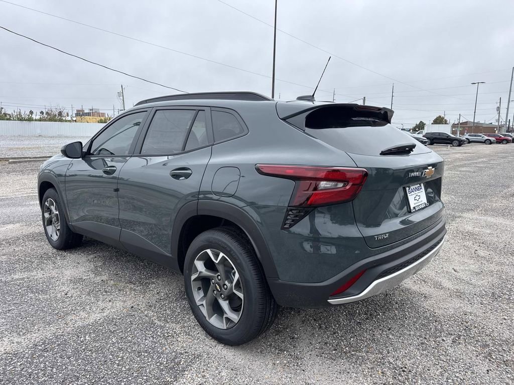 New 2026 Chevrolet Trax LT w/ Sunroof Package image 5