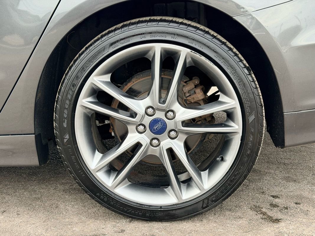 Used 2016 Ford Fusion Titanium AWD/4WD image 28