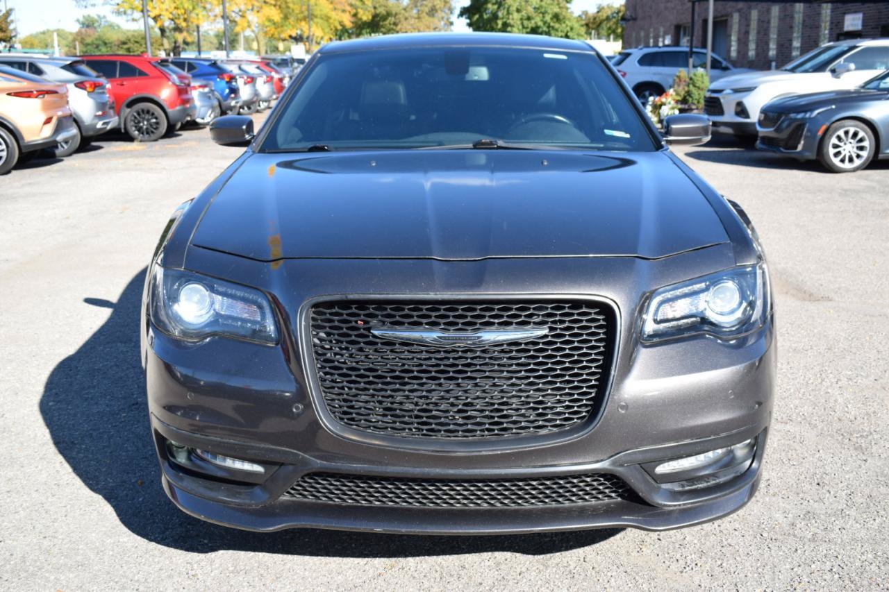 Used 2018 Chrysler 300 S w/ 300S Premium Group 2 AWD/4WD image 3