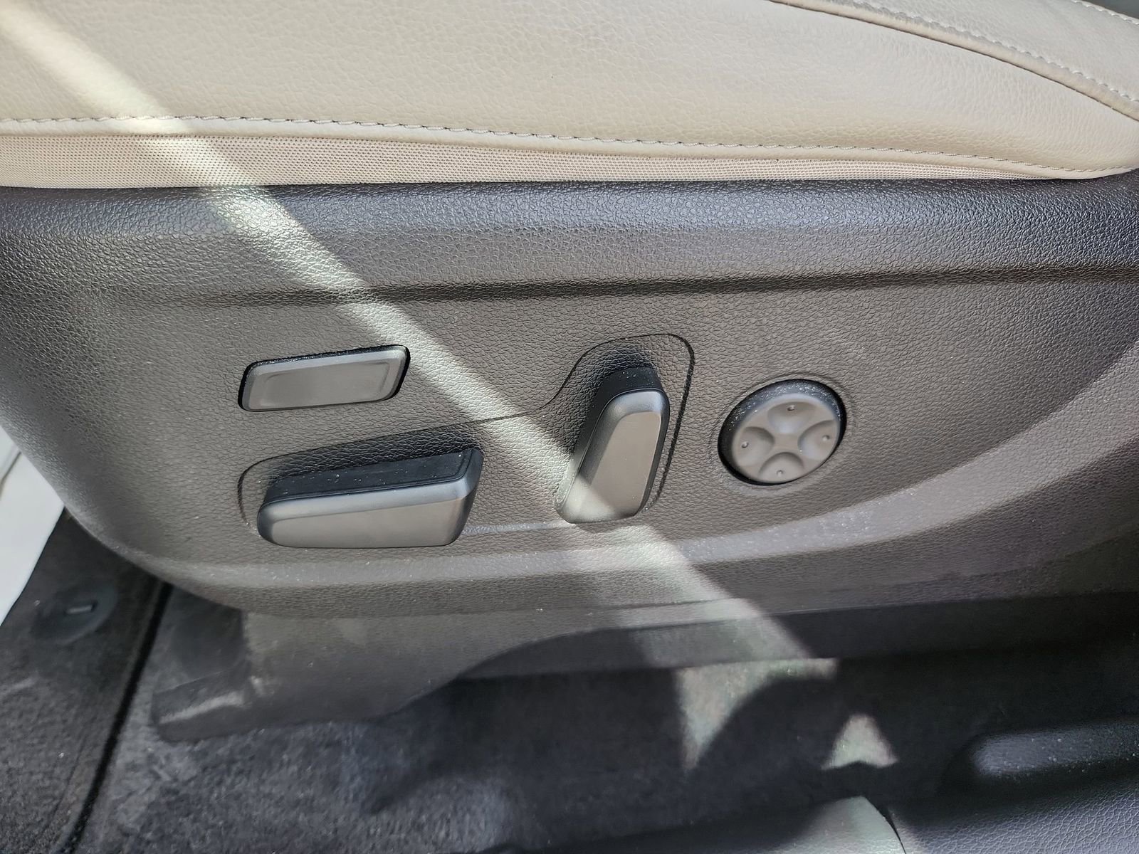 Used 2023 Kia Telluride SX image 19