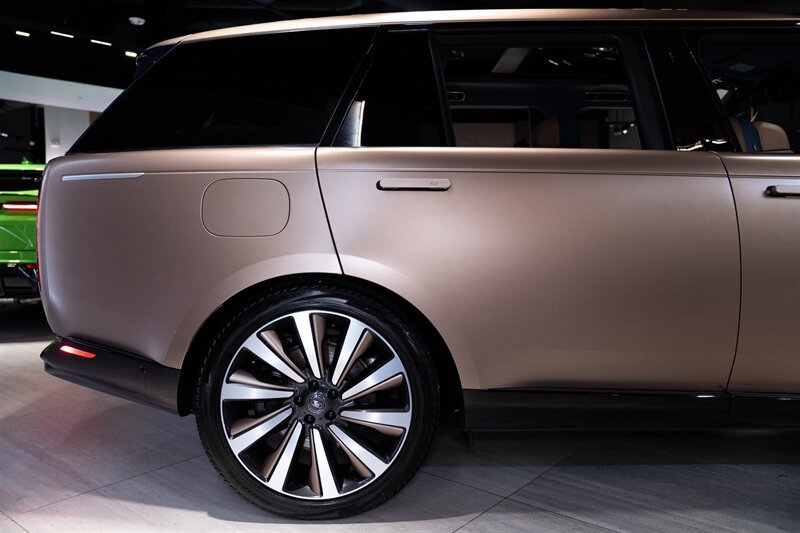 Used 2023 Land Rover Range Rover SV AWD/4WD image 41