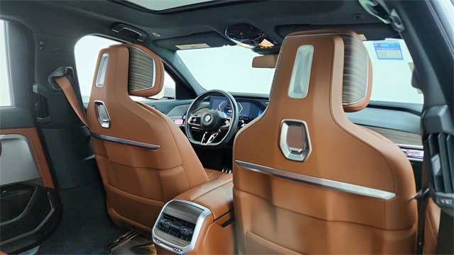 Used 2023 BMW 740i w/ Executive Package image 26