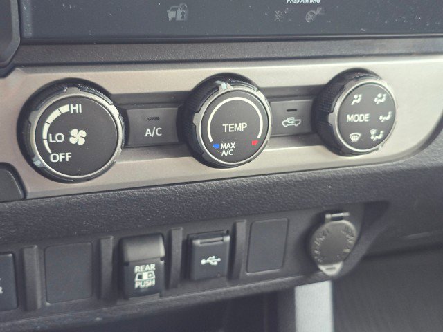 Used 2020 Toyota Tacoma SR5 AWD/4WD image 36