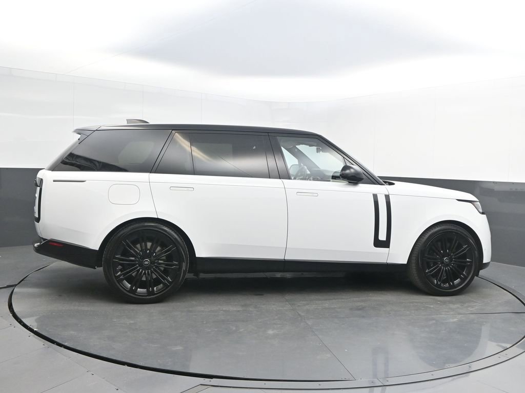 Used 2022 Land Rover Range Rover Long Wheelbase SE image 8