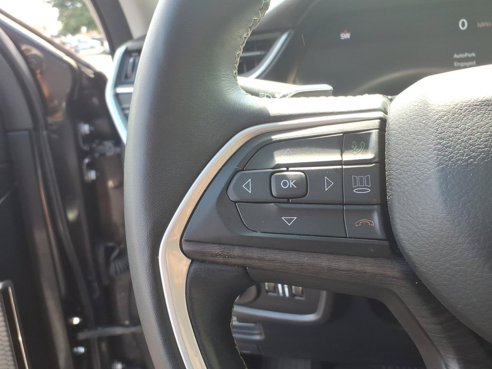 Certified 2021 Jeep Grand Cherokee L Limited AWD/4WD image 23