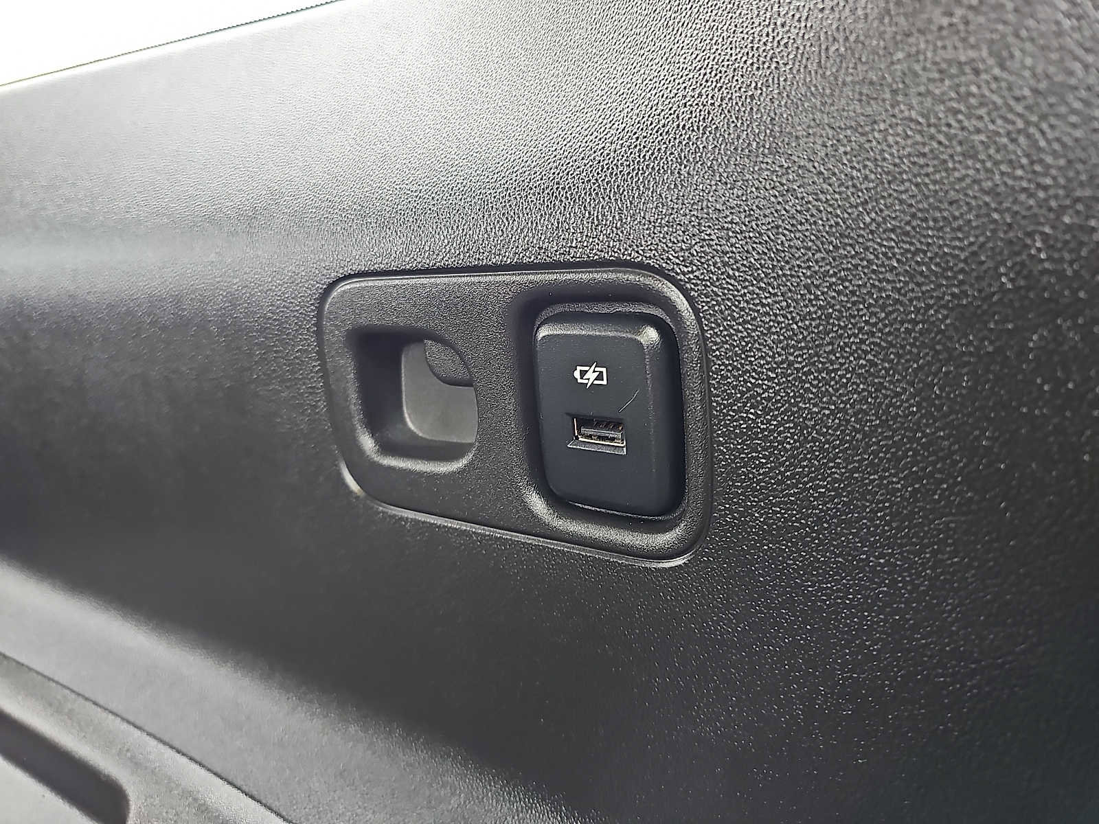 Used 2023 GMC Acadia SLT w/ Technology Package image 11