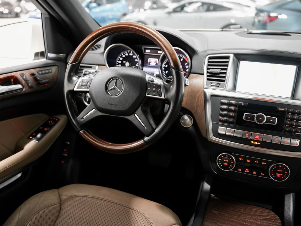 Used 2014 Mercedes-Benz GL 550 4MATIC image 11