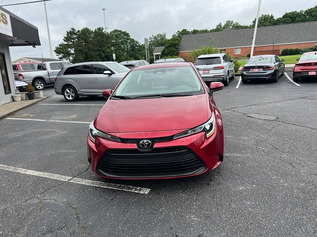 Used 2025 Toyota Corolla LE FWD image 3