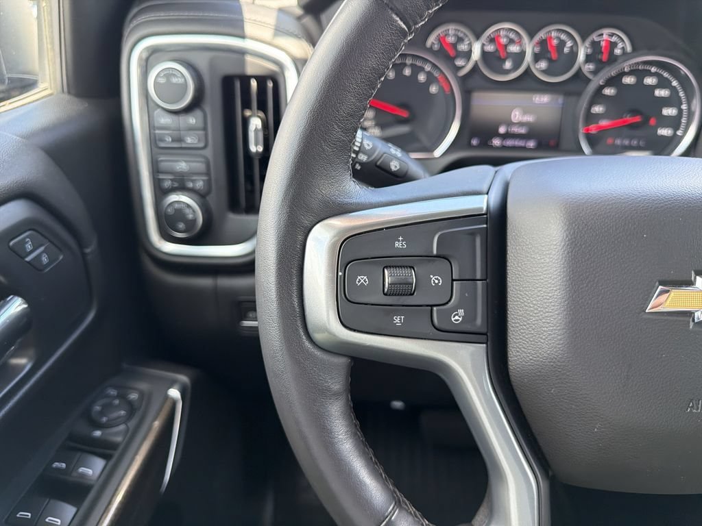 Used 2022 Chevrolet Silverado 1500 LT AWD/4WD image 29