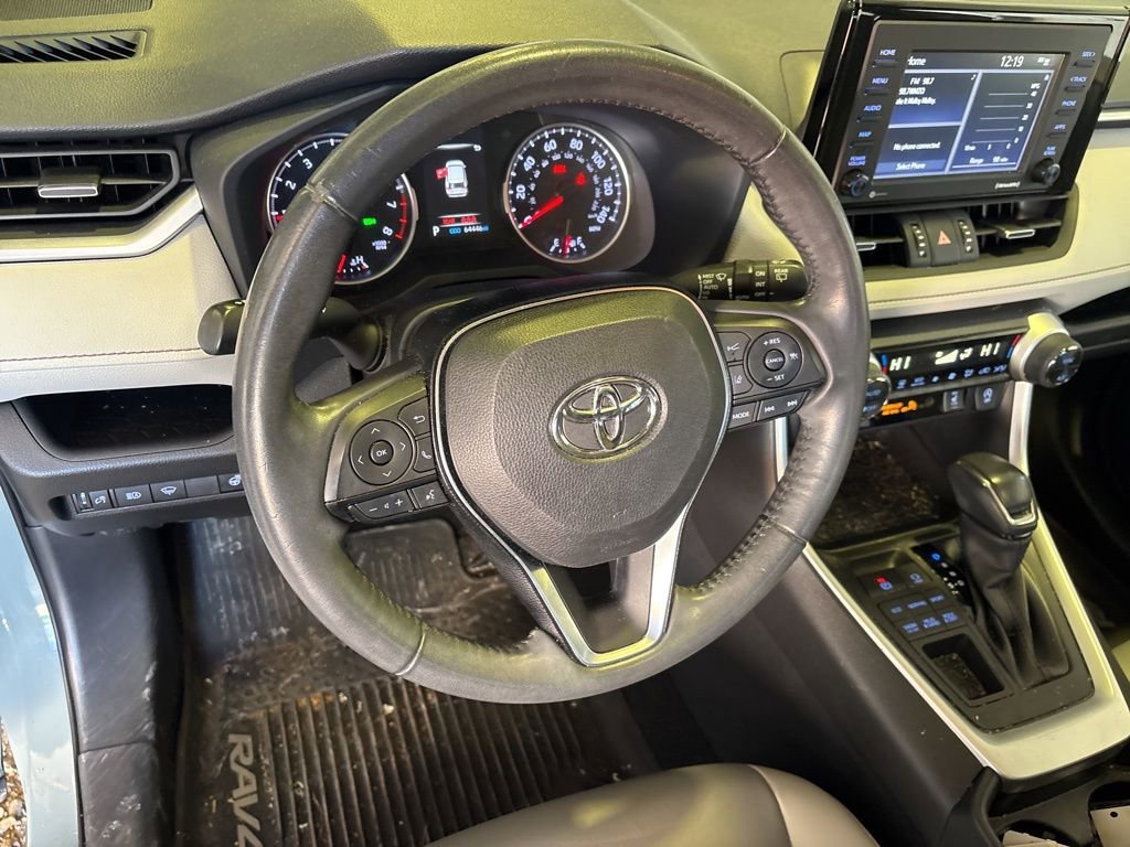 Used 2021 Toyota RAV4 XLE Premium image 13