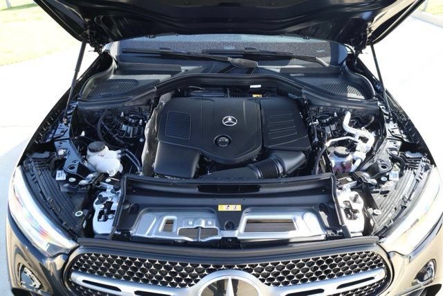 Used 2026 Mercedes-Benz GLC 300 image 12