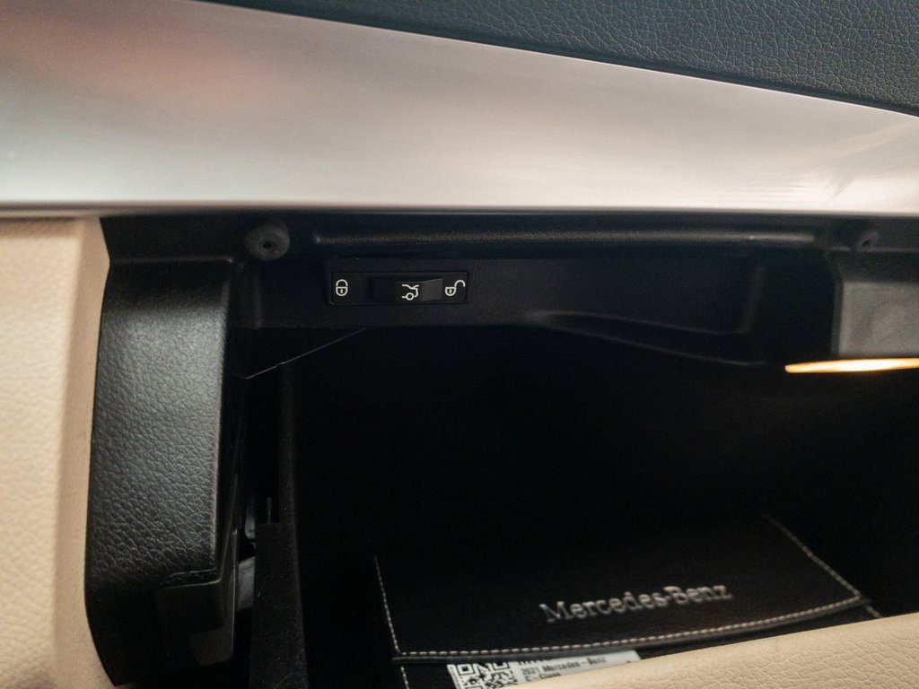 Used 2021 Mercedes-Benz C 300 Sedan image 30