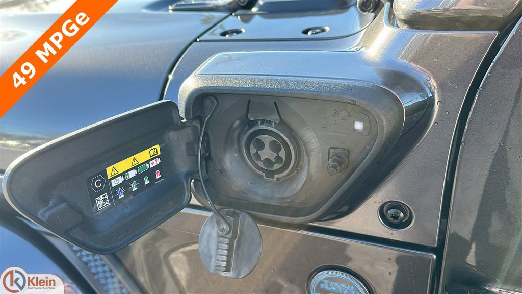 Used 2025 Jeep Wrangler Unlimited Sahara image 12